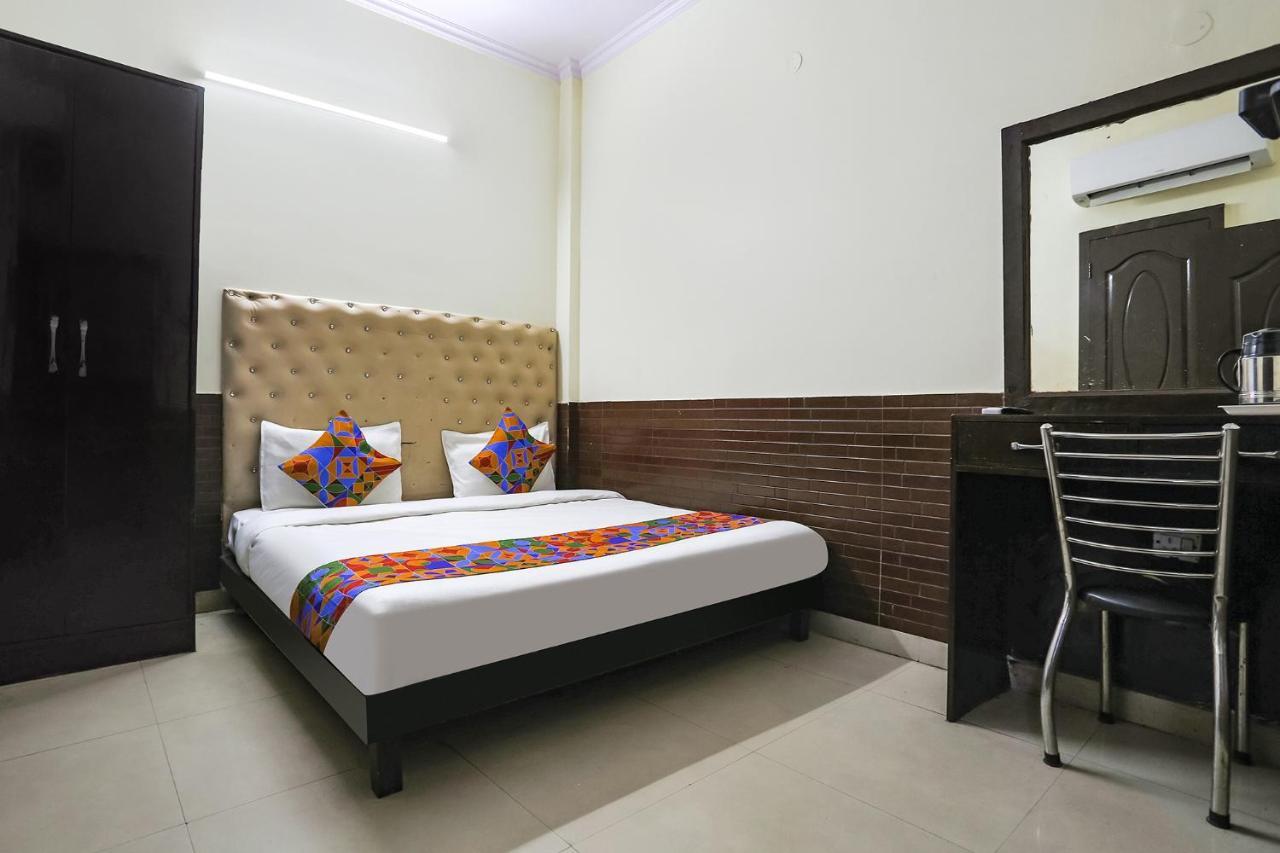 Fabhotel The Lazeez Nuova Delhi Esterno foto