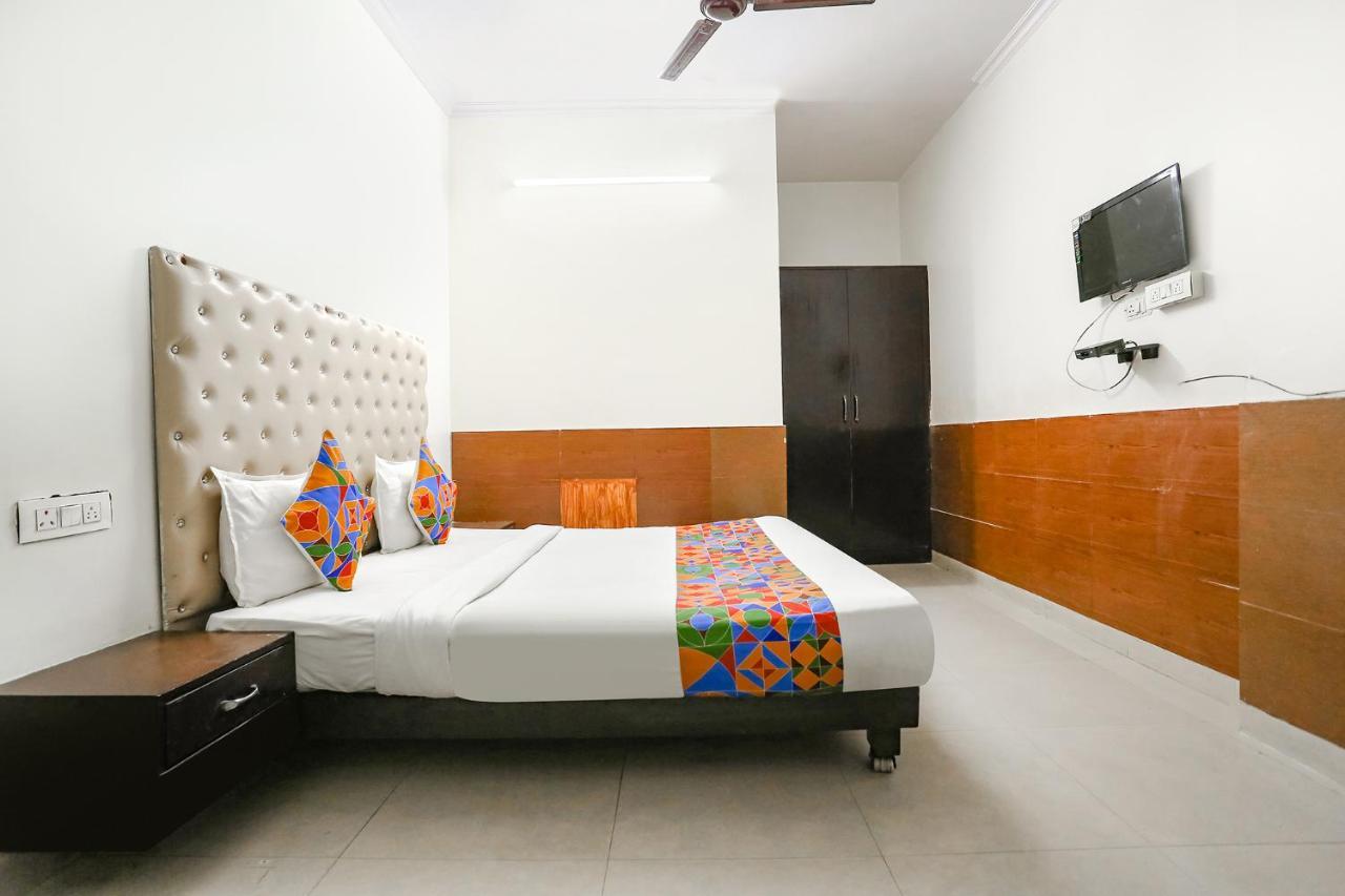 Fabhotel The Lazeez Nuova Delhi Esterno foto