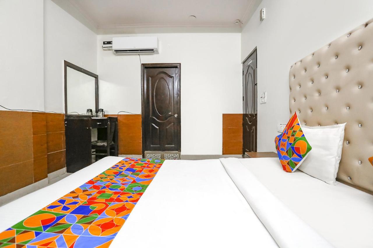 Fabhotel The Lazeez Nuova Delhi Esterno foto