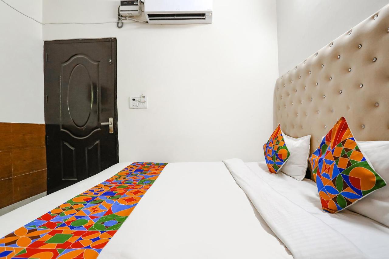 Fabhotel The Lazeez Nuova Delhi Esterno foto