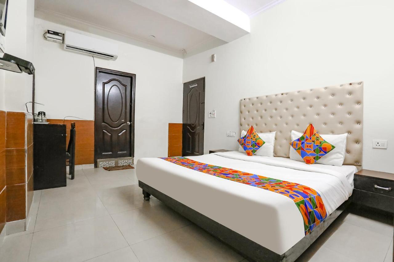 Fabhotel The Lazeez Nuova Delhi Esterno foto